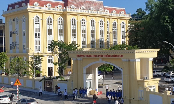 Quảng Ninh: Nhiều trường tự chủ tài chính để có giáo viên giảng dạy