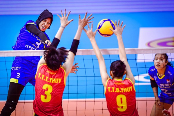 Thanh Thúy cùng tuyển nữ bóng chuyền Việt Nam thắng dễ Indonesia tại Asean Grand Prix