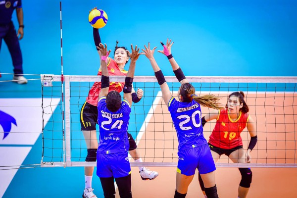 Thanh Thúy cùng tuyển nữ bóng chuyền Việt Nam thắng dễ Indonesia tại Asean Grand Prix