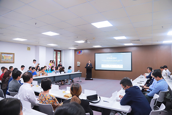 hon-1-800-thi-sinh-tham-gia-cuoc-thi-dau-tu-chung-khoan-cho-sinh-vien-toan-quoc-lan-thu-nhat