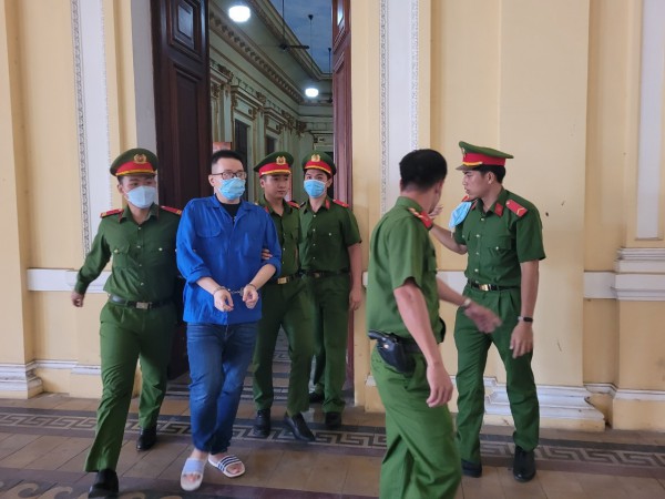 Nhâm Hoàng Khang khai tại tòa 