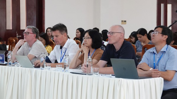 Phát triển chương trình đào tạo khoa học phân tử và vật liệu tại Việt Nam