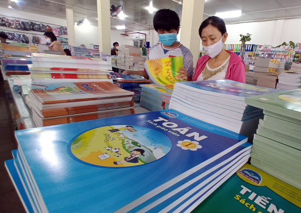 Chạy đôn, chạy đáo tìm sách giáo khoa