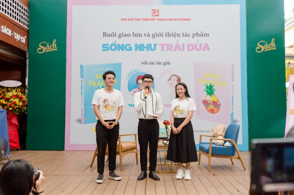 Với ‘Sống như trái dứa’, MC Thanh Mai và MC Thiên Phong nhìn cuộc đời nhẹ nhàng