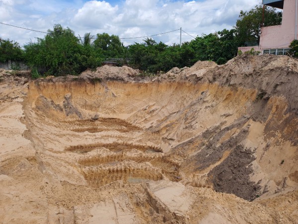 Bắt quả tang vụ khai thác cát trái phép ngay cửa ngõ TP.Vũng Tàu