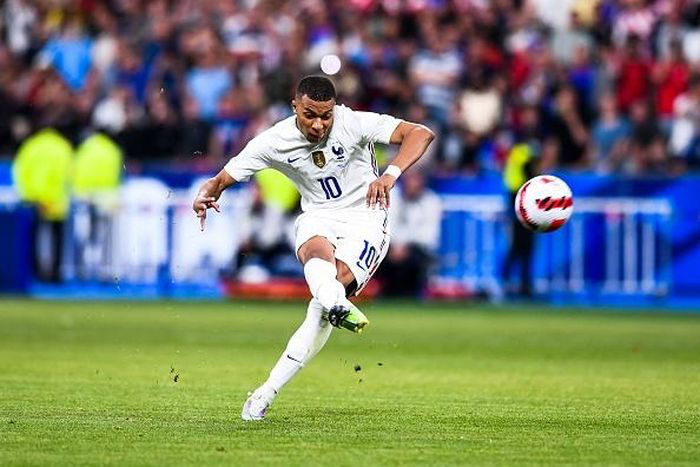 Mbappe từ chối chụp ảnh cho nhà tài trợ của ĐT Pháp