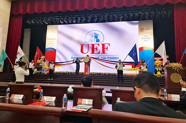 uef-ky-niem-15-nam-thanh-lap-va-khai-giang-nam-hoc-moi-2022-2023