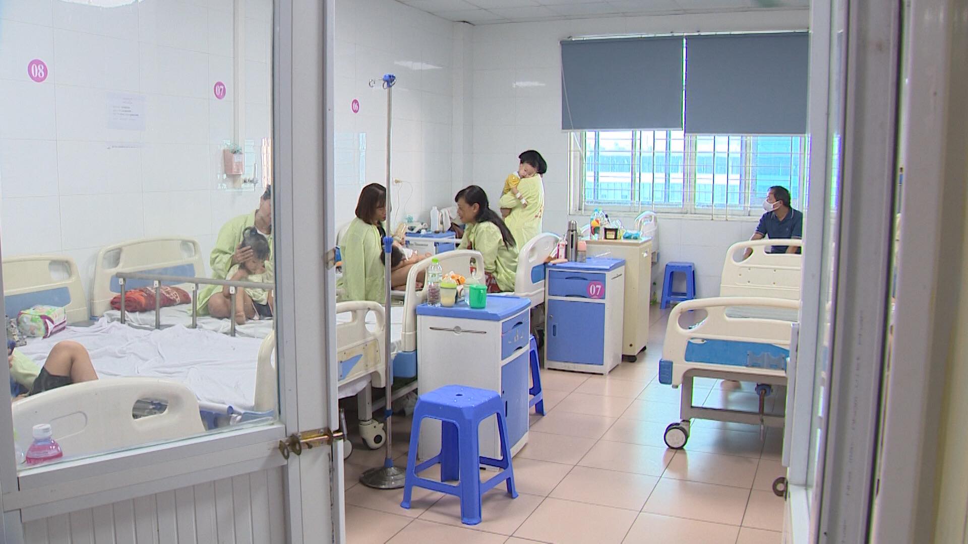 Gia tăng trẻ nhập viện do bệnh hô hấp Gia tăng trẻ nhập viện do bệnh hô hấp