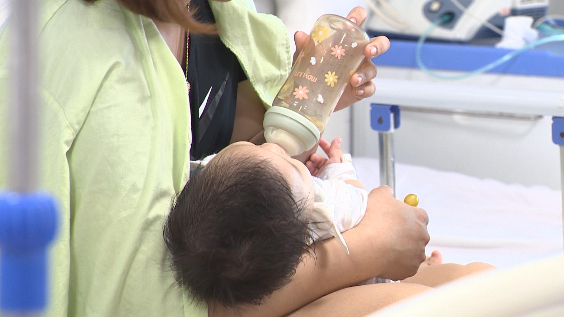 Gia tăng trẻ nhập viện do bệnh hô hấp Gia tăng trẻ nhập viện do bệnh hô hấp