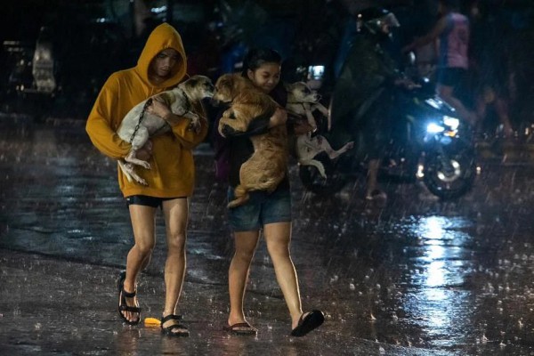 Siêu bão Noru đổ bộ Philippines, hàng nghìn người dân phải sơ tán