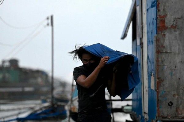 Siêu bão Noru đổ bộ Philippines, hàng nghìn người dân phải sơ tán