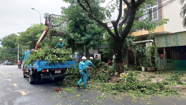 Bão Noru: Đà Nẵng cho công nhân, cán bộ nghỉ làm từ trưa mai 27.9