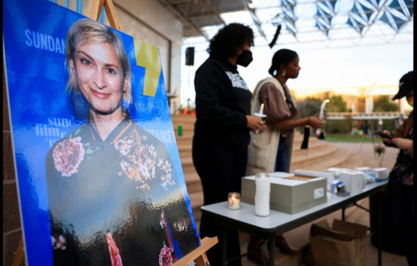 Alec Baldwin và nhiều người khác có thể bị buộc tội vào tháng 10 vì gây chết người Alec Baldwin và nhiều người khác có thể bị buộc tội vào tháng 10 vì gây chết người