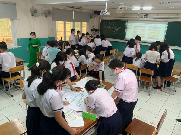 Tin tức giáo dục đặc biệt 28.9: Những quy định về thu chi phụ huynh cần biết