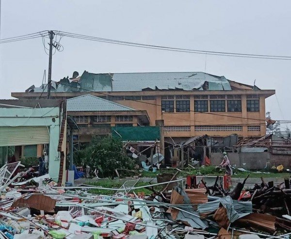 Bão Noru cách Đà Nẵng - Quảng Ngãi 210 km, gây gió giật cấp 17