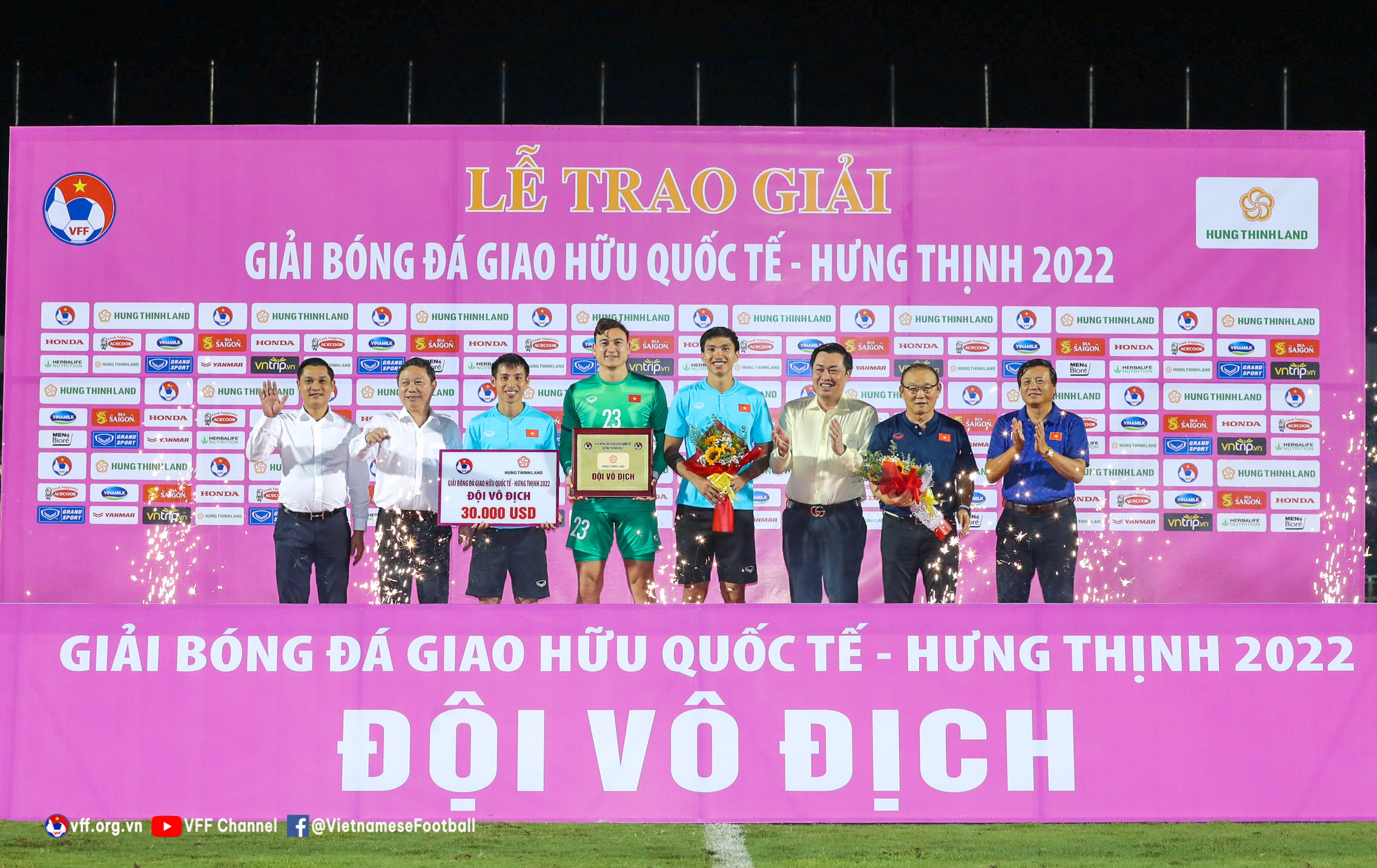 Thắng ĐT Ấn Độ 3-0, ĐT Việt Nam vô địch Giải giao hữu quốc tế – Hưng Thịnh 2022 Thắng ĐT Ấn Độ 3-0, ĐT Việt Nam vô địch Giải giao hữu quốc tế – Hưng Thịnh 2022