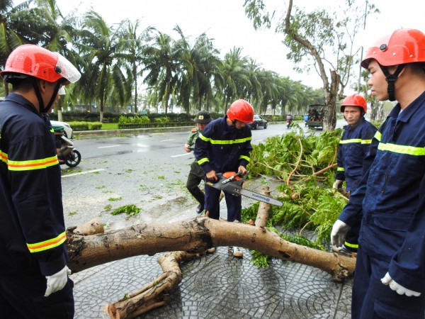 Bão số 4 Noru: Lực lượng vũ trang Đà Nẵng nỗ lực khắc phục hậu quả Bão số 4 Noru: Lực lượng vũ trang Đà Nẵng nỗ lực khắc phục hậu quả
