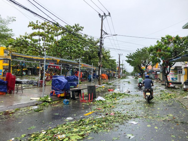 Bão số 4 Noru: Lực lượng vũ trang Đà Nẵng nỗ lực khắc phục hậu quả Bão số 4 Noru: Lực lượng vũ trang Đà Nẵng nỗ lực khắc phục hậu quả