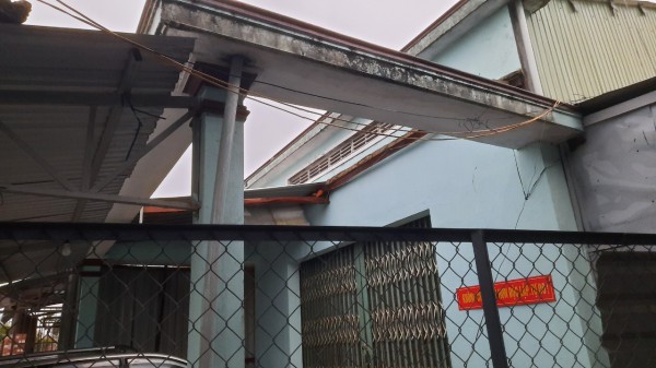 Bão Noru: Nhiều nhà dân trên đảo Cù Lao Chàm bị đánh tốc mái