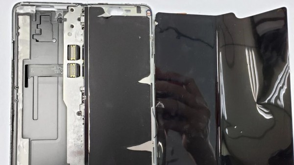 Samsung đứng trước nguy cơ bị kiện do dòng điện thoại gập có vấn đề Samsung đứng trước nguy cơ bị kiện do dòng điện thoại gập có vấn đề