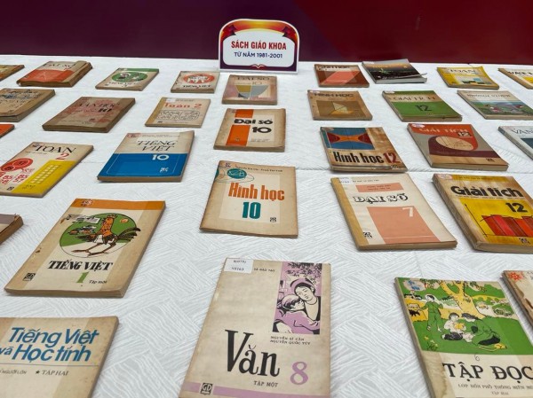 Sách giáo khoa Việt Nam qua 4 lần thay sách Sách giáo khoa Việt Nam qua 4 lần thay sách