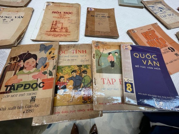 Sách giáo khoa Việt Nam qua 4 lần thay sách Sách giáo khoa Việt Nam qua 4 lần thay sách