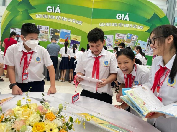 Sách giáo khoa Việt Nam qua 4 lần thay sách Sách giáo khoa Việt Nam qua 4 lần thay sách