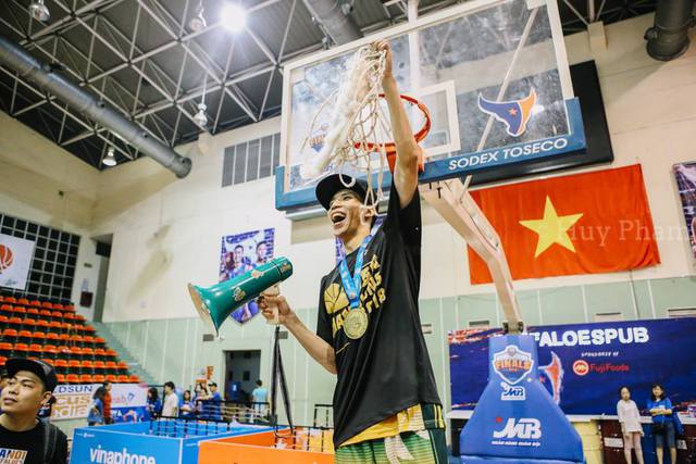 Tâm Đinh và Phú Hoàng: Đôi cánh đã mỏi của Hanoi Buffaloes - Ảnh 3.