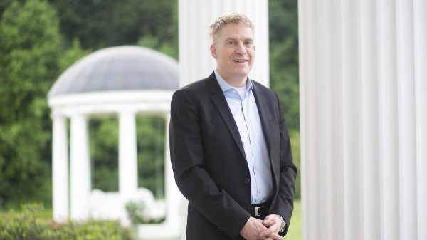 5 mẫu sếp khiến nhân viên... tránh xa