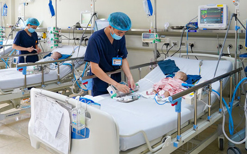 Bệnh nhi mắc Adenovirus tăng đột biến, Bộ Y tế họp khẩn