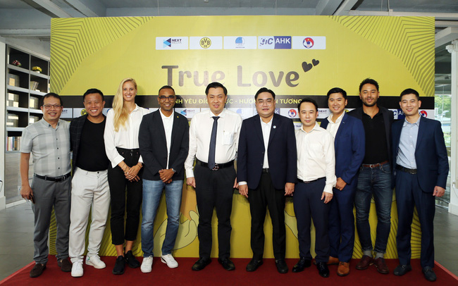 Borussia Dortmund giao hữu cùng các ngôi sao Việt Nam nhằm gây quỹ ủng hộ trẻ em tại TP.HCM