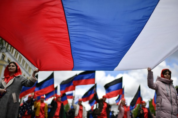 Donetsk, Lugansk, Kherson và Zaporozhie trưng cầu ý dân về gia nhập LB Nga Donetsk, Lugansk, Kherson và Zaporozhie trưng cầu ý dân về gia nhập LB Nga