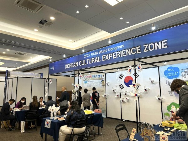 FWC 2022: Gian hàng của Việt Nam thu hút đối tác quốc tế