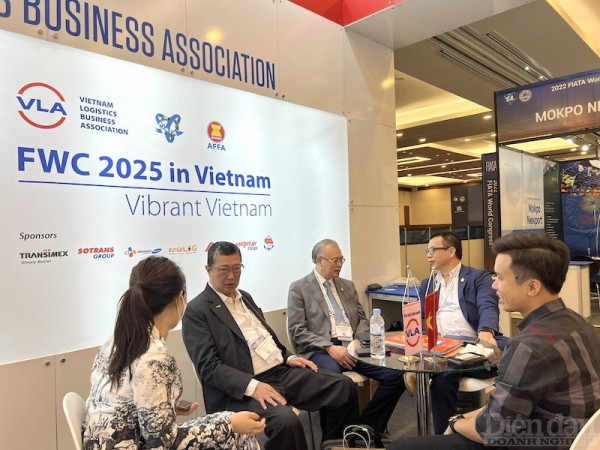 FWC 2022: Gian hàng của Việt Nam thu hút đối tác quốc tế
