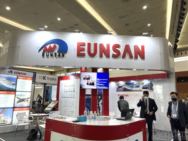 FWC 2022: Gian hàng của Việt Nam thu hút đối tác quốc tế