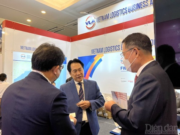 FWC 2022: Gian hàng của Việt Nam thu hút đối tác quốc tế FWC 2022: Gian hàng của Việt Nam thu hút đối tác quốc tế