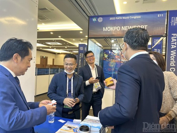 FWC 2022: Gian hàng của Việt Nam thu hút đối tác quốc tế FWC 2022: Gian hàng của Việt Nam thu hút đối tác quốc tế