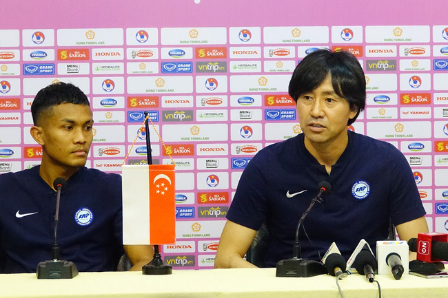 HLV Singapore nóng lòng gặp lại Công Phượng HLV Singapore nóng lòng gặp lại Công Phượng