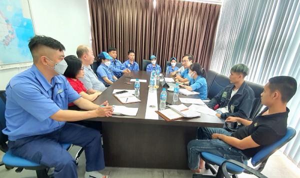 Hải Phòng: Doanh nghiệp dán thông báo sa thải người lao động với hình ảnh nhạy cảm Hải Phòng: Doanh nghiệp dán thông báo sa thải người lao động với hình ảnh nhạy cảm