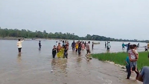 Lật thuyền ở Bangladesh làm 23 người chết, hàng chục người mất tích Lật thuyền ở Bangladesh làm 23 người chết, hàng chục người mất tích