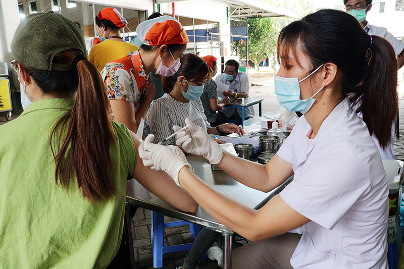 Nhiều địa phương tiêm vaccine phòng COVID-19 mũi 3, 4 thấp hơn bình quân cả nước