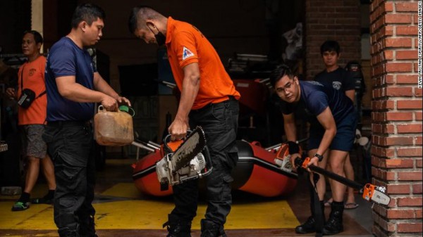 Philippines ban hành cảnh báo đỏ khi siêu bão Noru tiến gần Philippines ban hành cảnh báo đỏ khi siêu bão Noru tiến gần