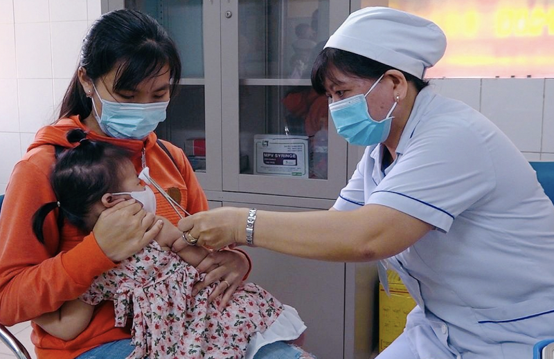 TP. Hồ Chí Minh: Nguy cơ có thêm dịch sởi chồng lên dịch bệnh hiện hữu