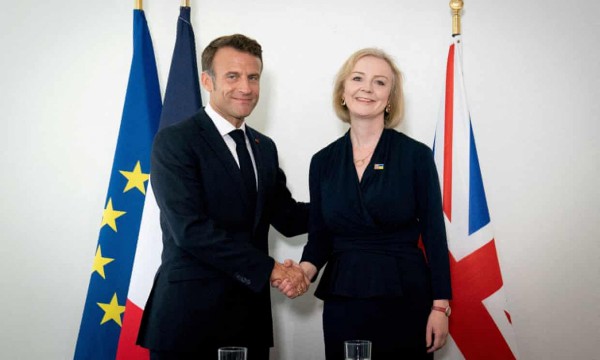 Tổng thống Pháp Macron gặp Thủ tướng Anh Liz Truss để xoa dịu căng thẳng Tổng thống Pháp Macron gặp Thủ tướng Anh Liz Truss để xoa dịu căng thẳng