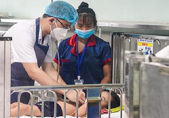 Virus Adeno mà nhiều trẻ đang nhiễm phải nguy hiểm ra sao?