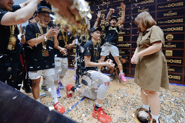 Vô địch VBA 2022, Saigon Heat đoạt "Cú ăn 3" đầu tiên trong lịch sử - Ảnh 7.