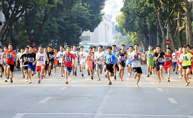 Giải chạy Báo Hà Nội mới mở rộng lần thứ 47 - Vì hòa bình năm 2022: Chuẩn bị kĩ lưỡng cho vòng Chung kết - Ảnh 1. Giải chạy Báo Hà Nội mới mở rộng lần thứ 47 - Vì hòa bình năm 2022: Chuẩn bị kĩ lưỡng cho vòng Chung kết - Ảnh 1.