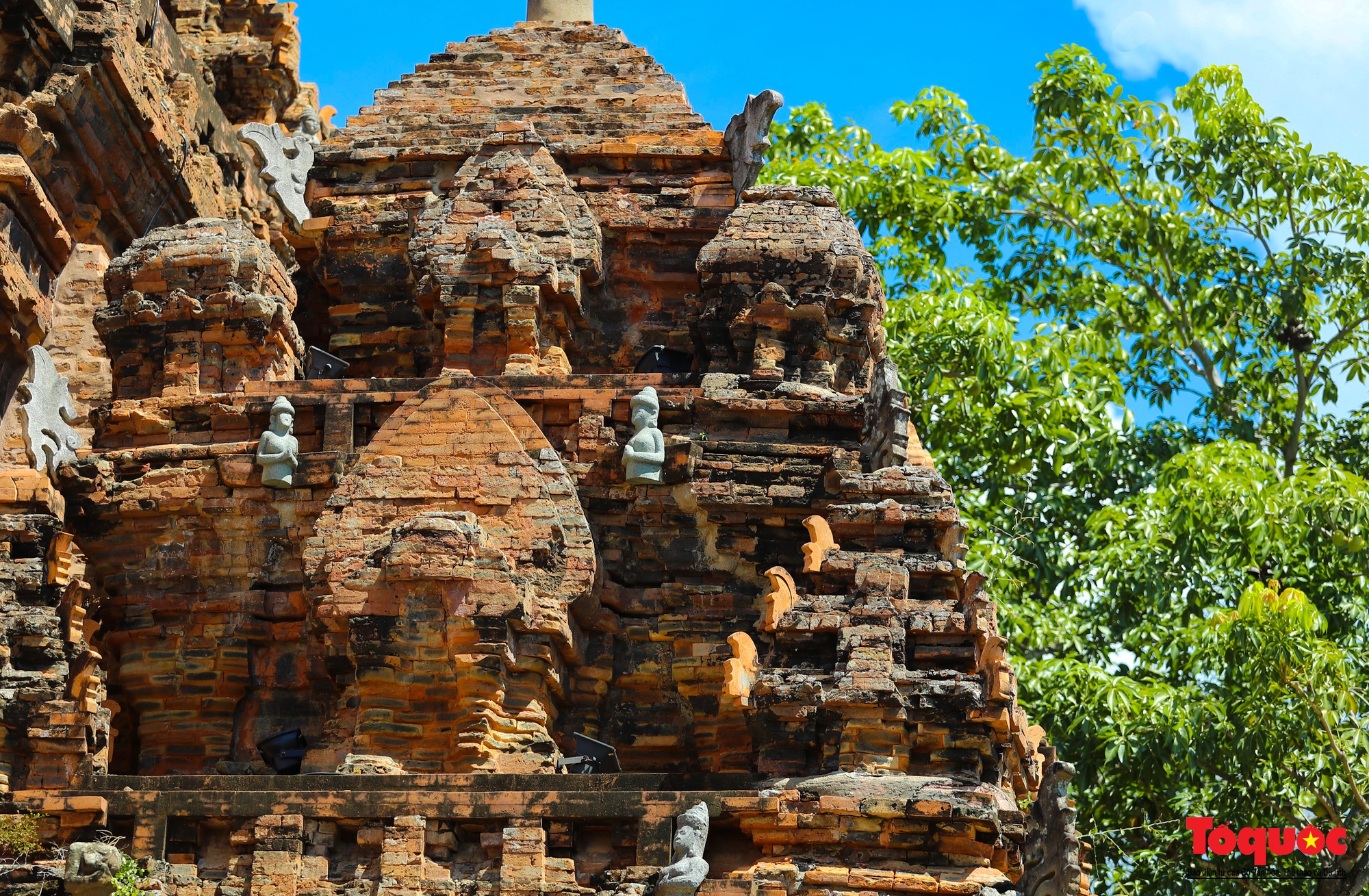 Tháp bà Ponagar: Kiệt tác kiến trúc của người Chăm - Ảnh 10.