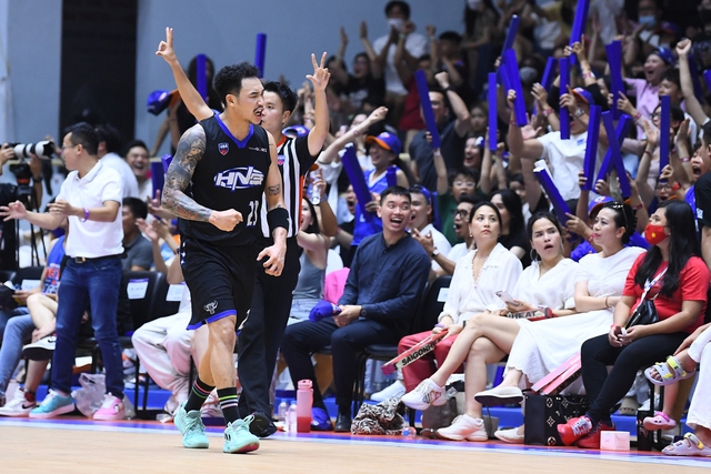 Vô địch VBA 2022, Saigon Heat đoạt "Cú ăn 3" đầu tiên trong lịch sử - Ảnh 2.