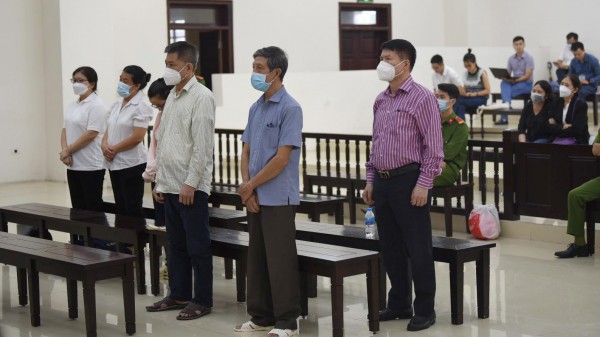 Cựu Thứ trưởng Bộ Y tế Trương Quốc Cường được giảm án 1 năm tù